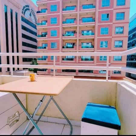 Dxb Hostel Near Adcb Metro Station 迪拜 外观 照片