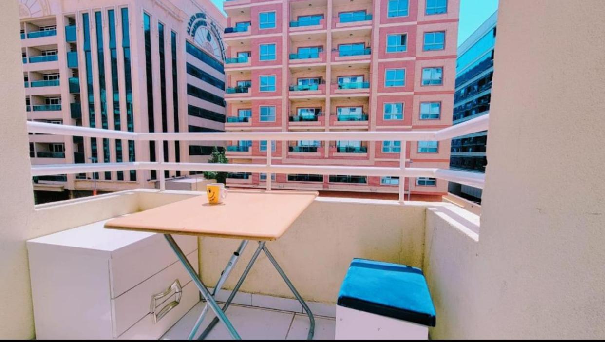 Dxb Hostel Near Adcb Metro Station 迪拜 外观 照片